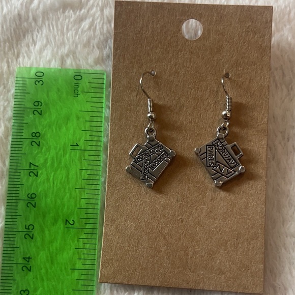 Jewelry - Travel suitcase luggage earrings